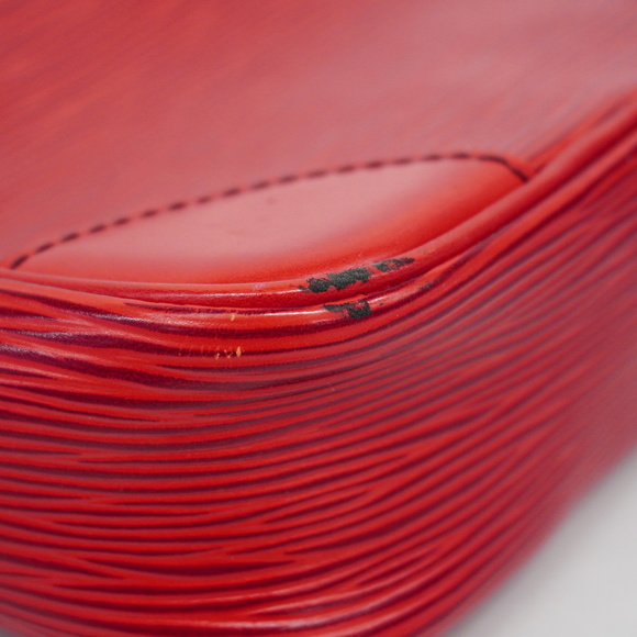 Louis Vuitton Epi Danube Shoulder Bag Red - Picture 7 of 12
